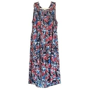 Adorable red, white, blue floral maxi dress. Comfy, casual and perfect for a BBQ